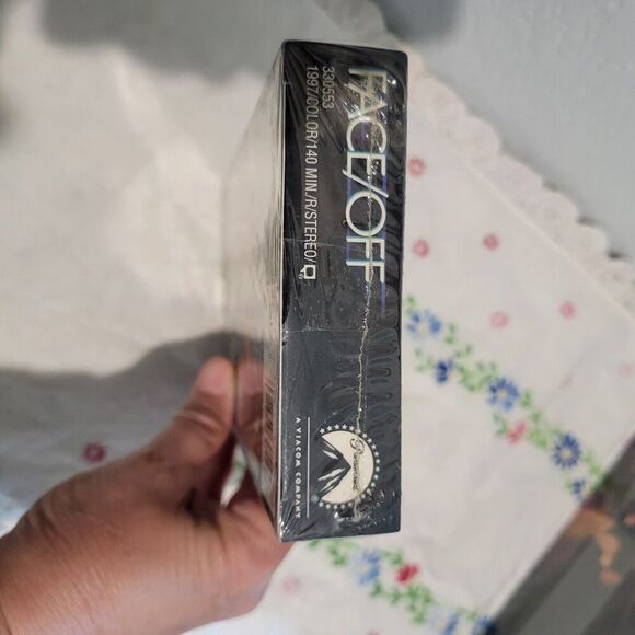 Lot of 3 VHS 90s Movies, Face/Off & Titanic Sealed, Dances W/ Wolves unsealed - Picture 15 of 16